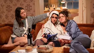 Задник к фильму "Галерея разбитых сердец" #401154