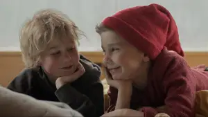 Задник к фильму "Семейное Рождество" #665775