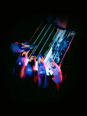 Постер к фильму "Все мои друзья мертвы" #806038