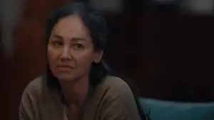 Задник к фильму "Keluarga Suami Adalah Hama" #818977
