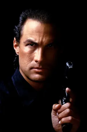 Постер к фильму "Над законом" #306092