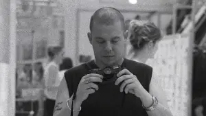 Задник к фильму "МакКуин" #744506