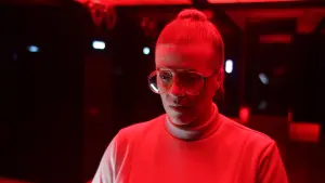 Задник к фильму "По ту сторону черной радуги" #390310