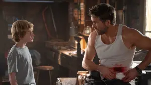 Задник к фильму "Проект «Адам»" #243663