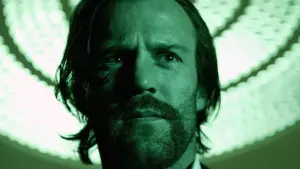 Задник к фильму "Револьвер" #340859