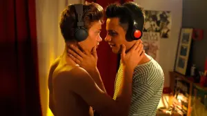 Задник к фильму "Поцелуи украдкой" #445889