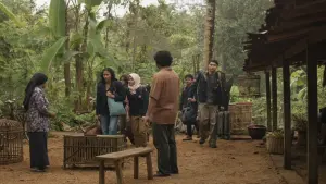 Задник к фильму "KKN: Деревня танцев" #417831