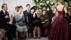 Задник к фильму "Миссис Харрис едет в Париж" #376029