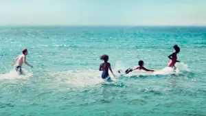 Задник к фильму "Six jours, ce printemps-là" #783012