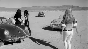 Задник к фильму "Быстрая Кошечка! Убей, Убей!" #467260