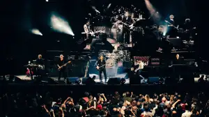 Задник к фильму "The Cure: The Show Of A Lost World (Troxy Live 2024)" #932188