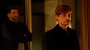 Задник к фильму "Терзаемые" #811982