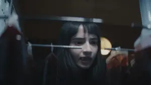 Задник к фильму "Вампир-гуманист ищет добровольца-суицидника" #367666