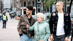 Задник к фильму "Просто друзья" #691981