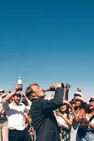 Постер к фильму "Ещё по одной" #203362