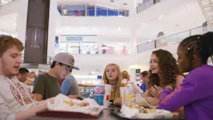 Задник к фильму "Восьмой класс" #234014