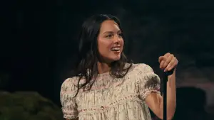 Задник к фильму "Billions Club Live with Olivia Rodrigo: A Concert Film" #823054