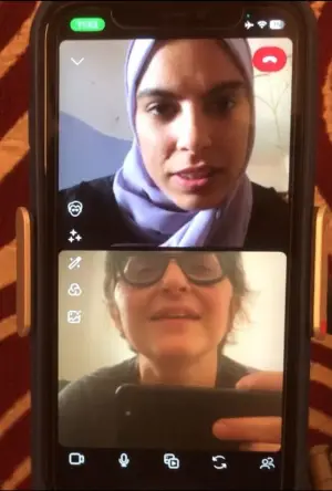 Постер к фильму "Put your soul on your hand and walk" #624834