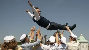 Задник к фильму "Ещё по одной" #203359