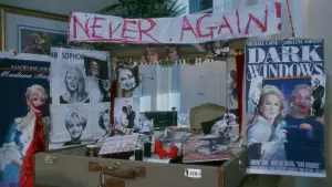 Задник к фильму "Смерть ей к лицу" #715625