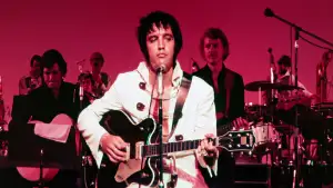 Задник к фильму "EPiC: Elvis Presley in Concert" #910100