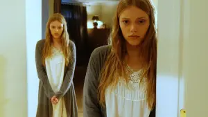 Задник к фильму "Испорченная" #501023