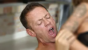 Задник к фильму "Рокко: легенда крупным планом" #329822