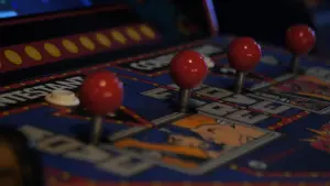 Видео к фильму Insert Coin | Insert Coin - Official Trailer (Midway Games Documentary)
