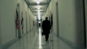 Задник к фильму "Ноам Хомский: Реквием по американской мечте" #477847