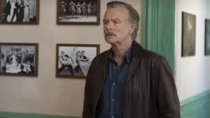 Задник к фильму "Парни не танцуют" #408891