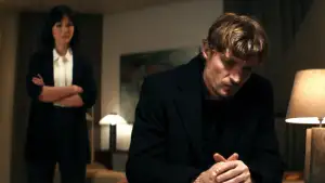 Задник к фильму "Терзаемые" #811983