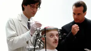 Задник к фильму "Мертвый мозг" #440935