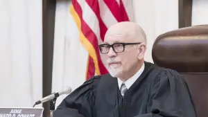 Задник к фильму "Красивый, плохой, злой" #245774