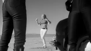 Задник к фильму "Быстрая Кошечка! Убей, Убей!" #467255