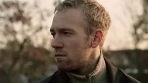 Задник к фильму "Блондин" #471272