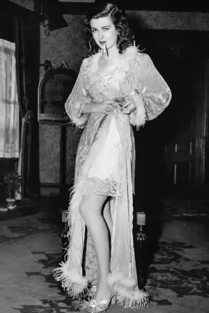 Постер к фильму "Улица греха" #205315