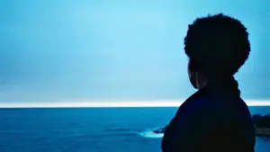 Задник к фильму "Pourquoi vis-tu dans ce pays qui m