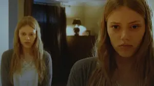 Задник к фильму "Испорченная" #501022