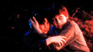 Задник к фильму "Бумажный дом" #358185