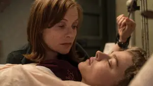 Задник к фильму "В объятиях лжи" #615308