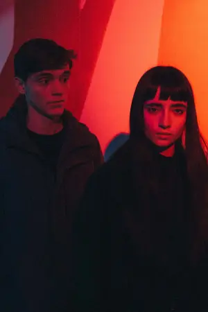 Постер к фильму "Вампир-гуманист ищет добровольца-суицидника" #487131