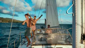 Задник к фильму "Segeljungs - Mit Null Ahnung um die Welt" #784495