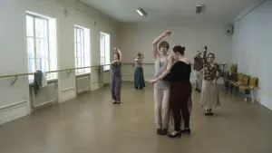 Задник к фильму "Голубь сидел на ветке, размышляя о бытии" #506417