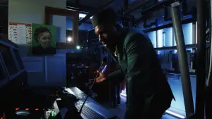 Задник к фильму "Достать ножи: Стеклянная луковица" #592450