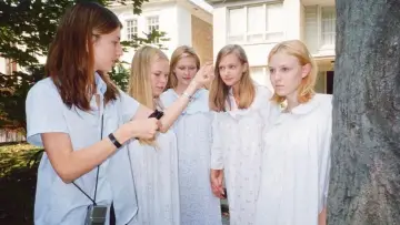 Задник к фильму "Девственницы-самоубийцы" #1644920