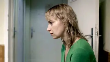 Задник к фильму "4 месяца, 3 недели и 2 дня" #986295