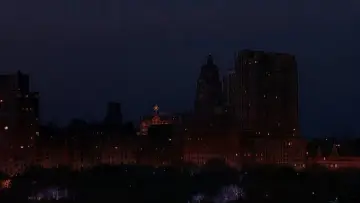 Задник к фильму "Один дома 2: Затерянный в Нью-Йорке" #1576017