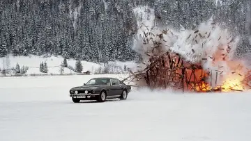 Задник к фильму "007: Искры из глаз" #1163440