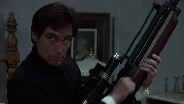 Задник к фильму "007: Искры из глаз" #1163441