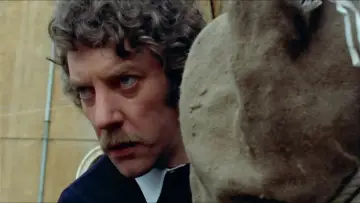 Задник к фильму "А теперь не смотри" #1646684